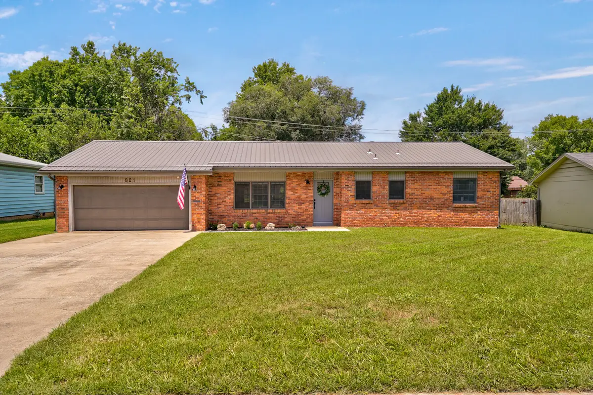 821 E Edgewood Street, Springfield, MO 65807 - #1