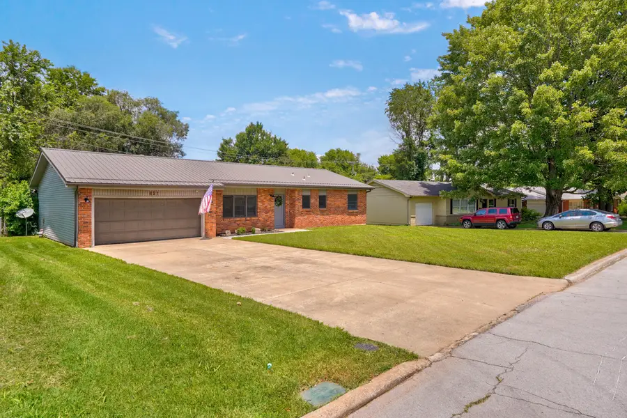821 E Edgewood Street, Springfield, MO 65807 - #3