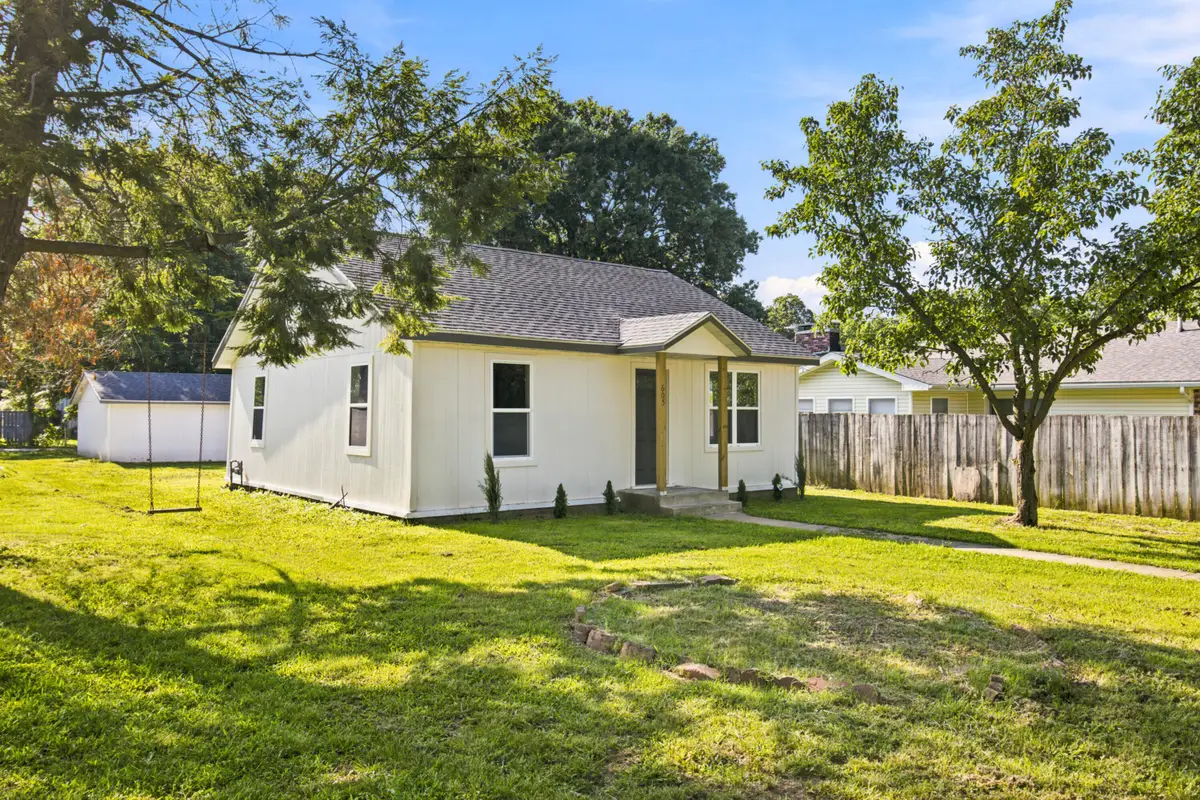 605 N Lincoln Avenue, Monett, MO 65708 - #1