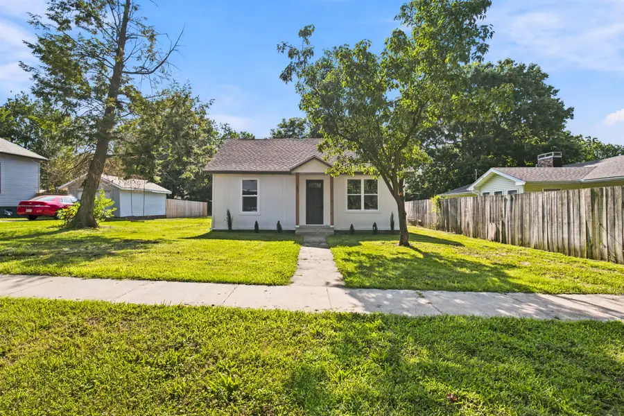 605 N Lincoln Avenue, Monett, MO 65708 - #3