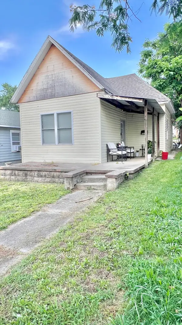 711 4th Street, Monett, MO 65708