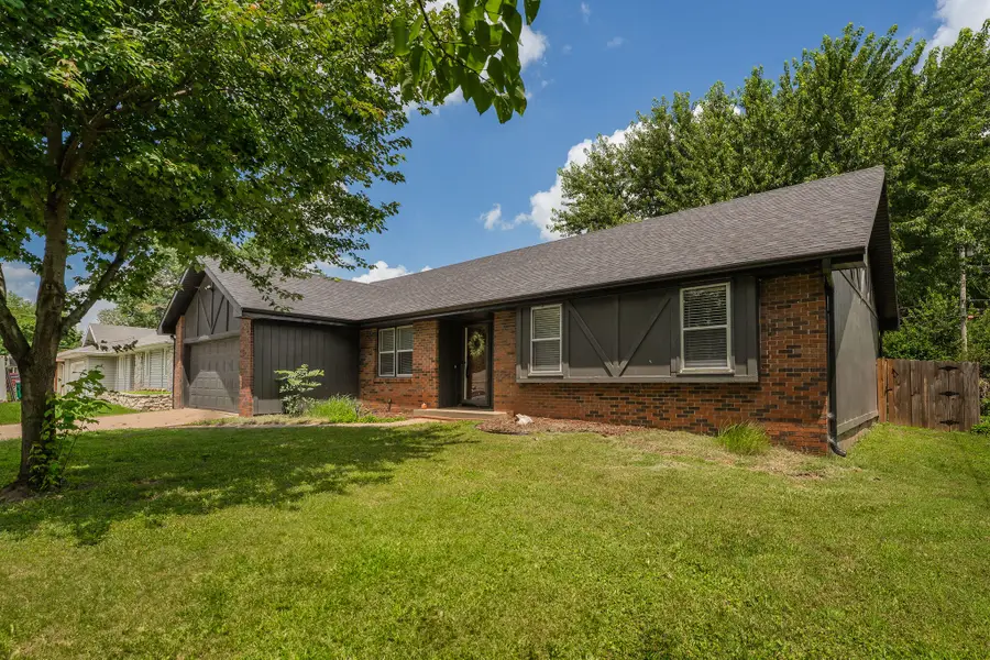 1209 W Berkeley Street, Springfield, MO 65807 - #2