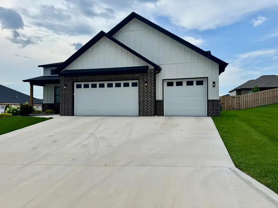 2617 W Webb Road, Ozark, MO 65721 - #2