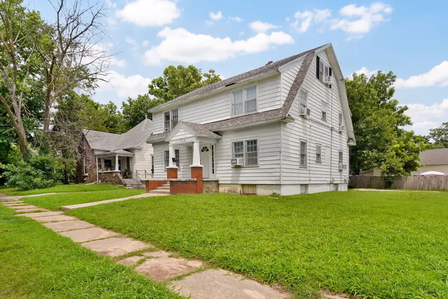 1504 N Summit Avenue, Springfield, MO 65803 - #2