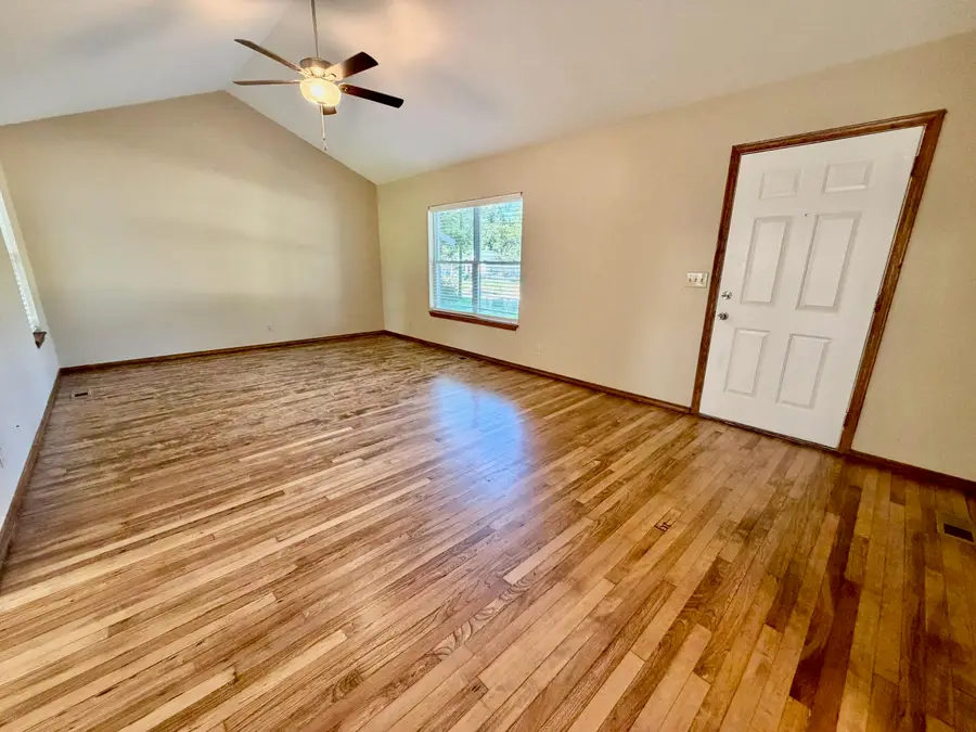 1120 N Rogers Avenue, Springfield, MO 65802 - #3