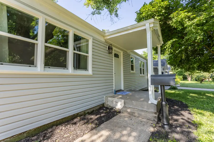 1318 E Cozy Street, Springfield, MO 65804 - #3