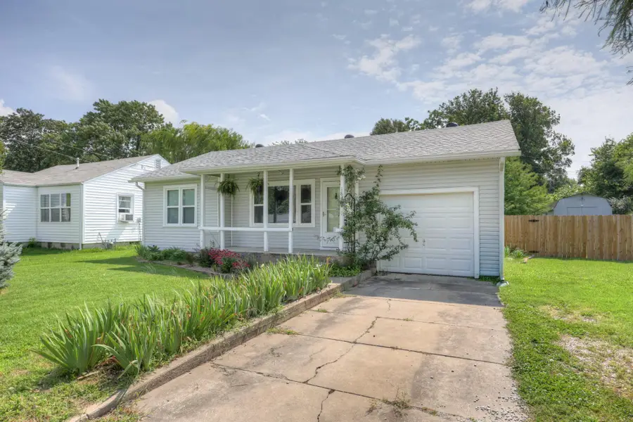 1836 Hazel Avenue, Carthage, MO 64836 - #2