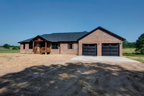 1923 Thomas Road, Norwood, MO 65717