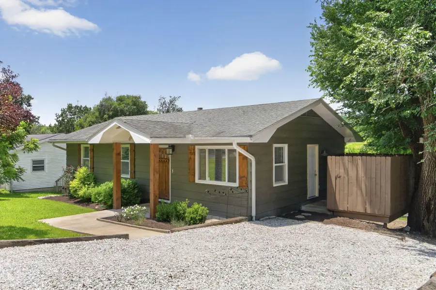 609 S 6th Street, Ozark, MO 65721 - #3