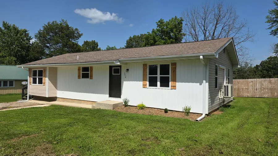 1318 N College Street, West Plains, MO 65775 - #3