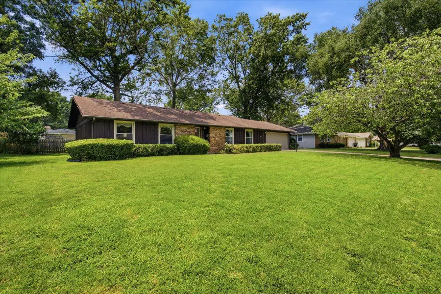 660 W Primrose Street, Springfield, MO 65807 - #3