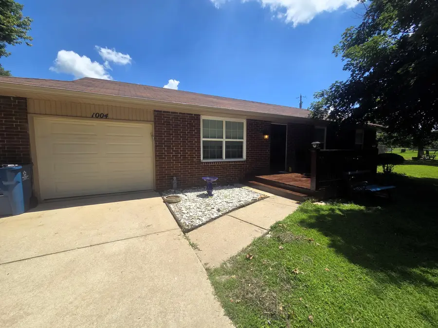 1004 N 11th Avenue, Ozark, MO 65721 - #2