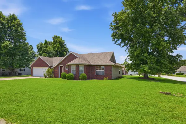1004 Greenbrook Drive Drive, Neosho, MO 64850