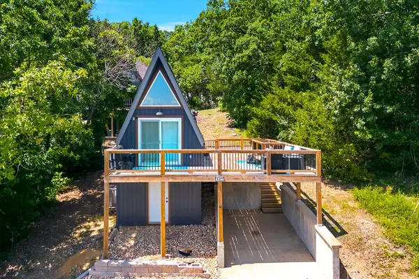 407 Iroquois Lane, Lampe, MO 65681
