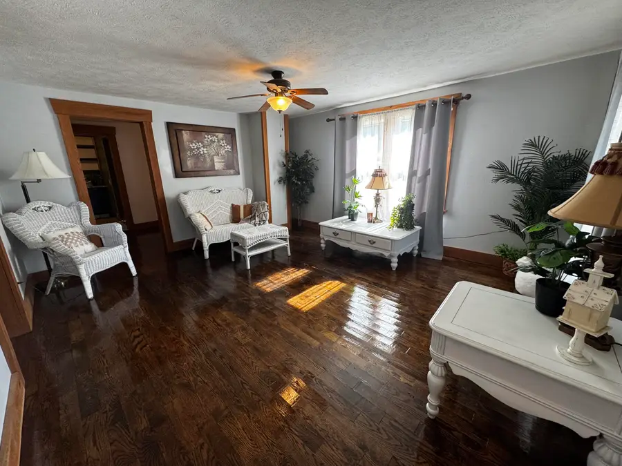 713 E Benton Avenue, Ava, MO 65608 - #2
