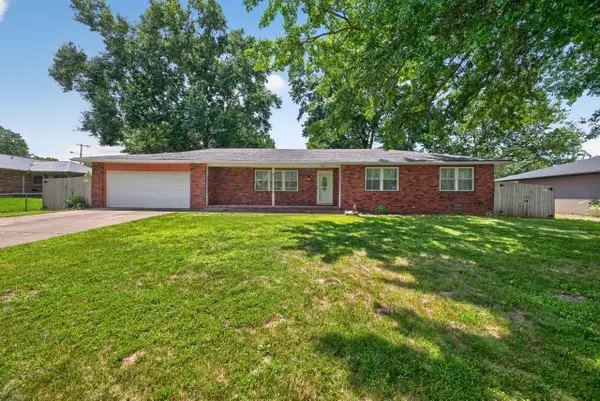 1404 E Lindon Street, Bolivar, MO 65613