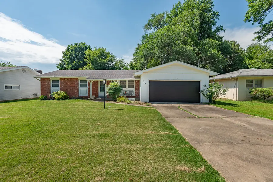 2524 E Seminole Street, Springfield, MO 65804 - #3