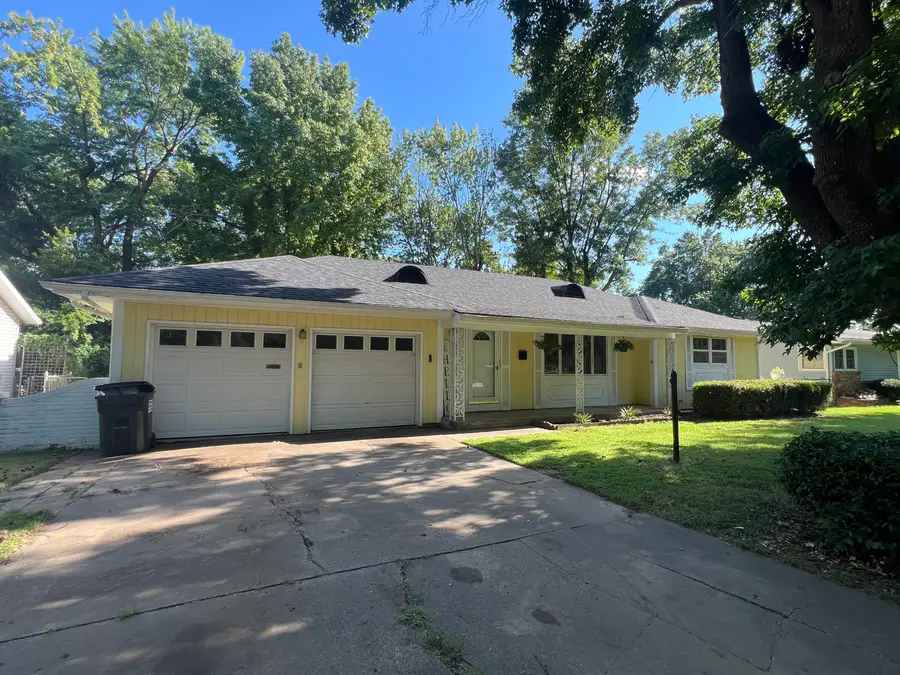 1262 E Downing Street, Springfield, MO 65804 - #2