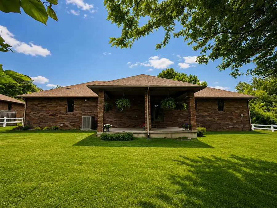 1501 Woodland Circle, Mountain Grove, MO 65711 - #3
