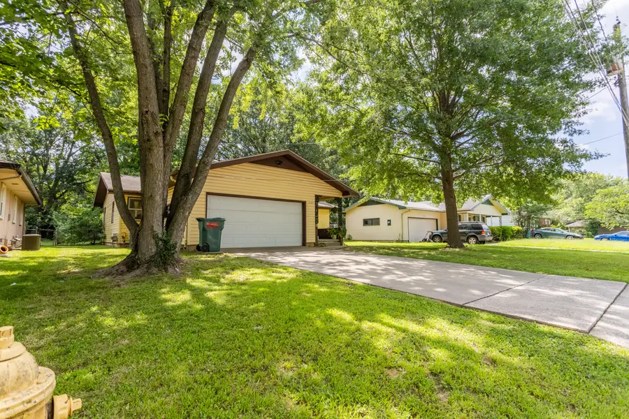 1348 S Arcadia Avenue, Springfield, MO 65804 - #2