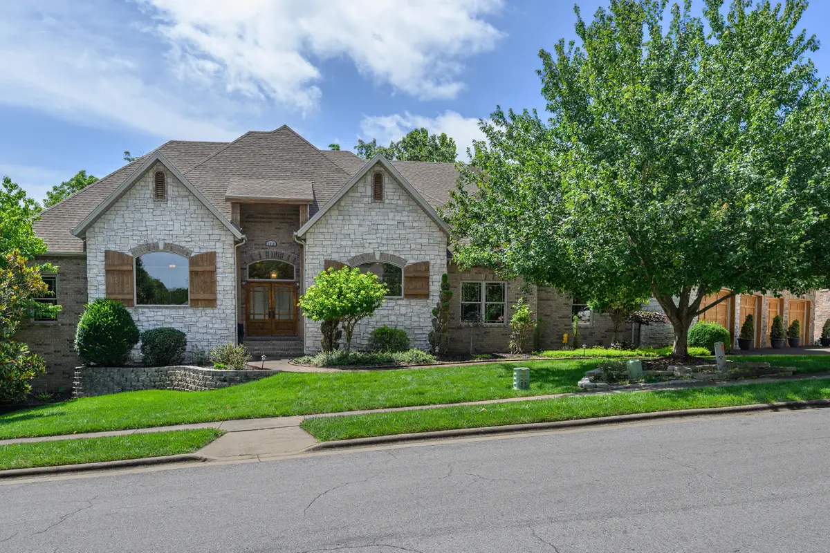 1418 E River Oaks Lane, Springfield, MO 65804 - #1