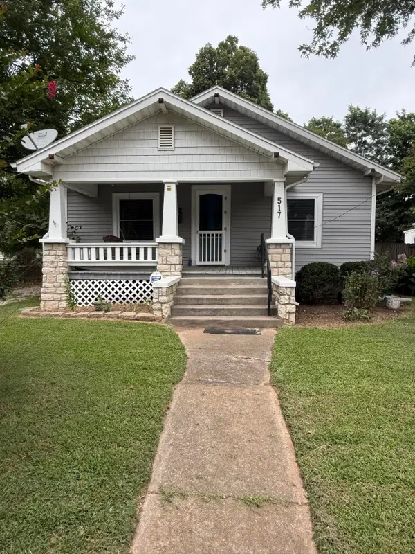 517 E Catalpa Street, Springfield, MO 65807