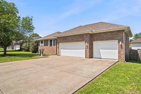 206 Miller Way, Monett, MO 65708 - #3