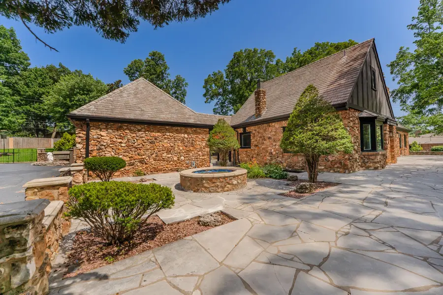 2244 S Edgewater Drive, Springfield, MO 65804 - #3