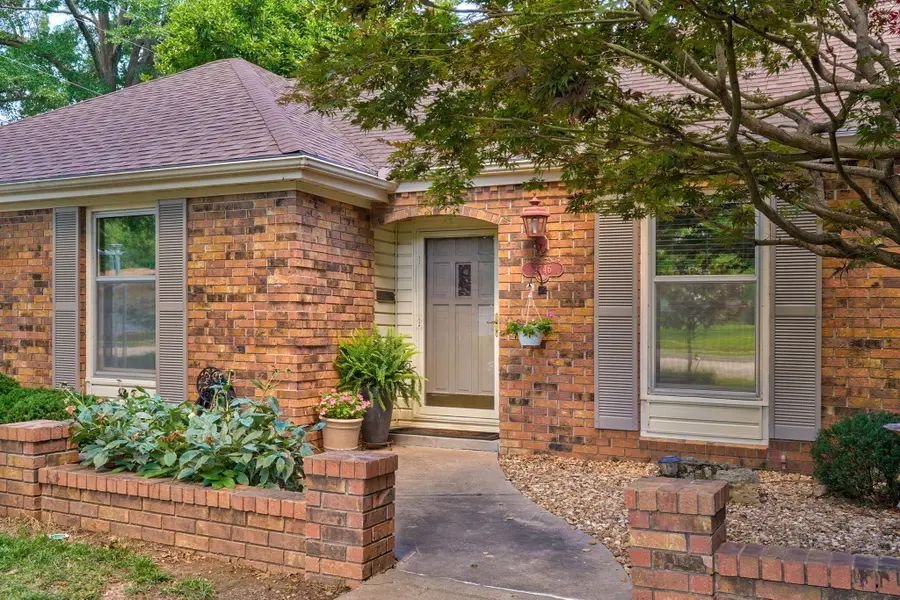 3746 S Dayton Avenue, Springfield, MO 65807 - #3