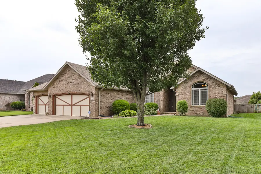 3210 W Village Terrace, Springfield, MO 65810 - #2