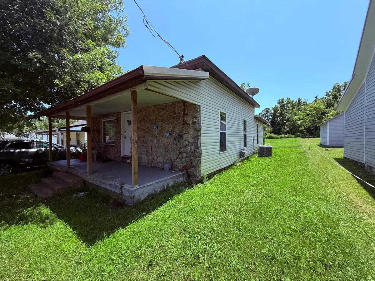 218 E South Street, Mountain Grove, MO 65711 - #1