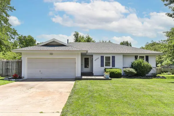 4032 S Sunrise Avenue, Springfield, MO 65807