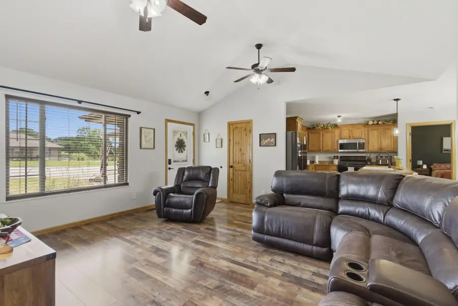 717 W Lake Avenue, Clever, MO 65631 - #3