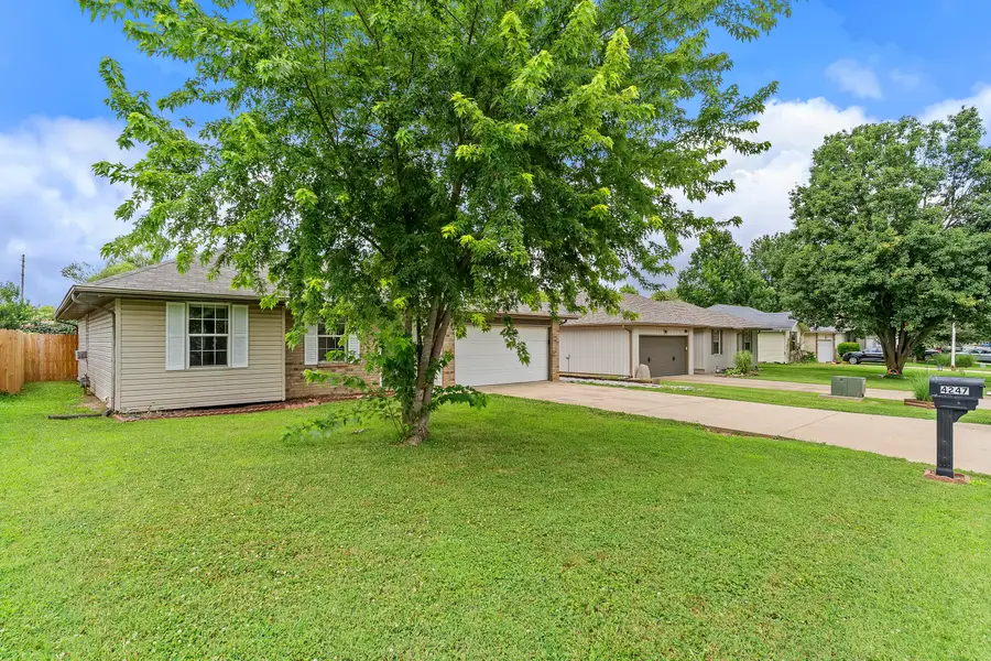 4247 W Somerset Drive, Battlefield, MO 65619 - #3
