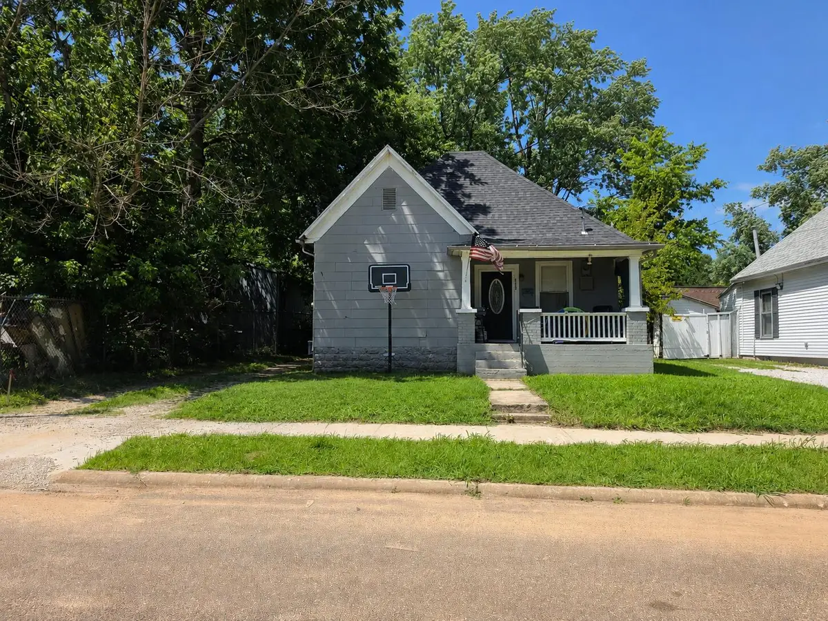 1233 E Thoman Street, Springfield, MO 65803 - #1