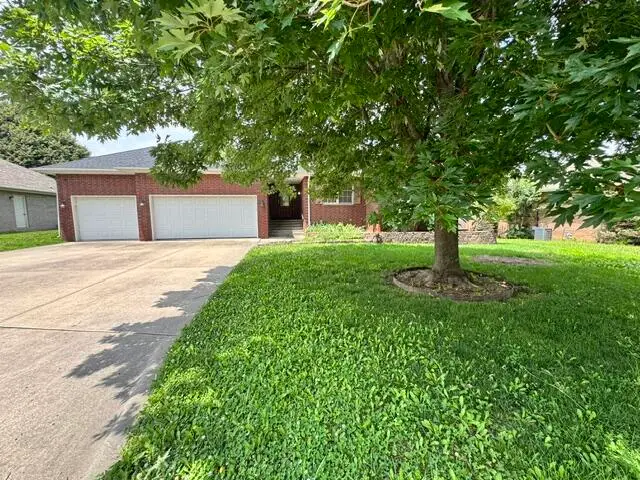208 Miller Way, Monett, MO 65708 - #2