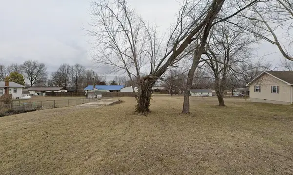 1529 W Missouri Street, Buffalo, MO 65622