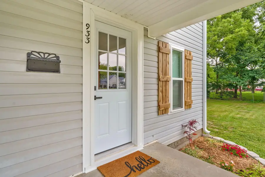 933 S Rinker Avenue, Aurora, MO 65605 - #3