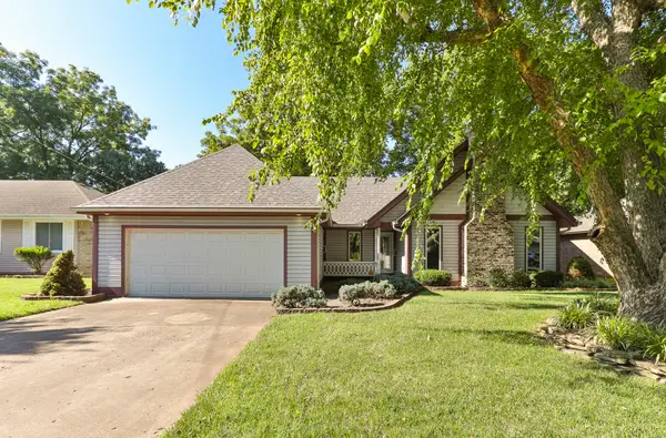1332 W Mcgee Street, Springfield, MO 65807