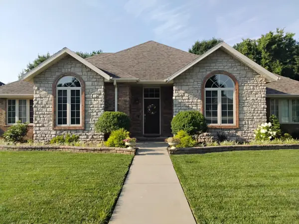1326 N Lennox Court, Springfield, MO 65802