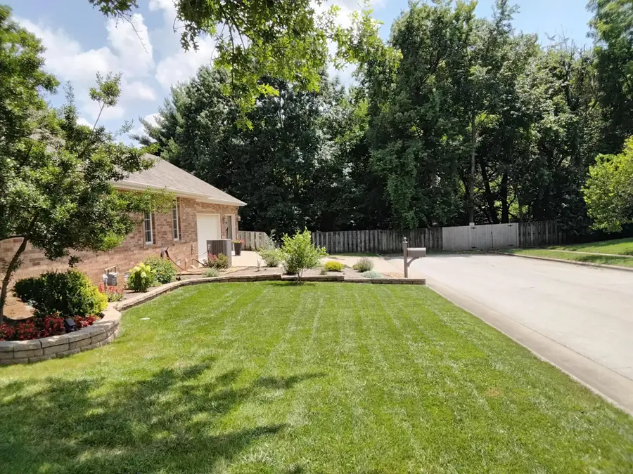 1326 N Lennox Court, Springfield, MO 65802 - #3