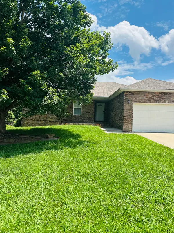 588 Clever Heights Court, Clever, MO 65631