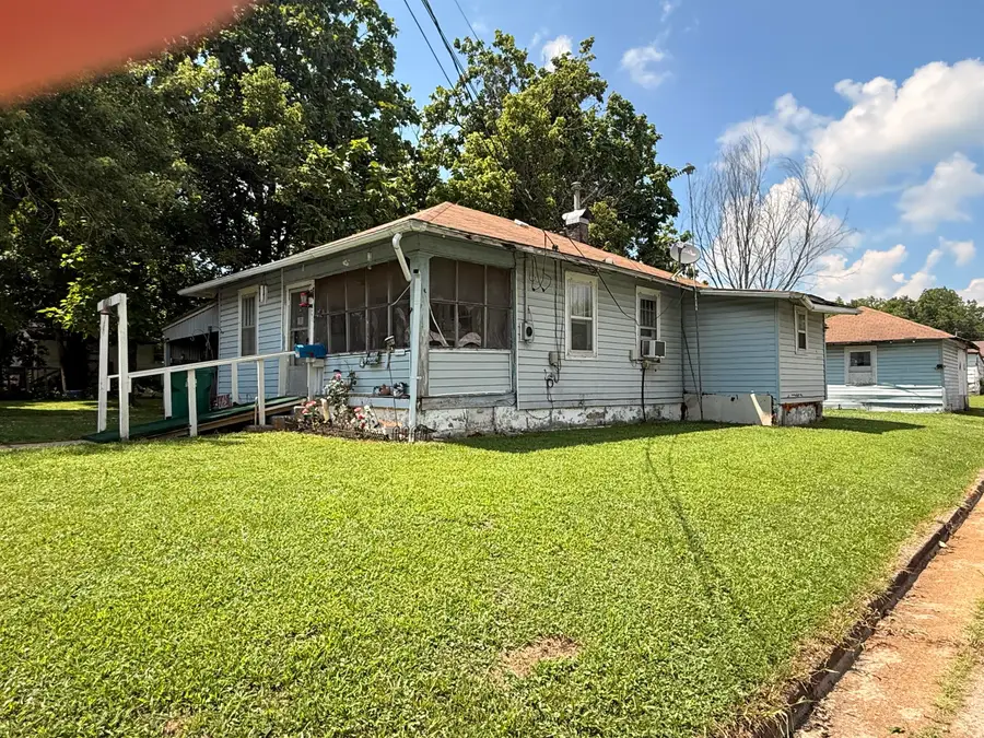 701 W Frisco Street, Mountain Grove, MO 65711 - #2