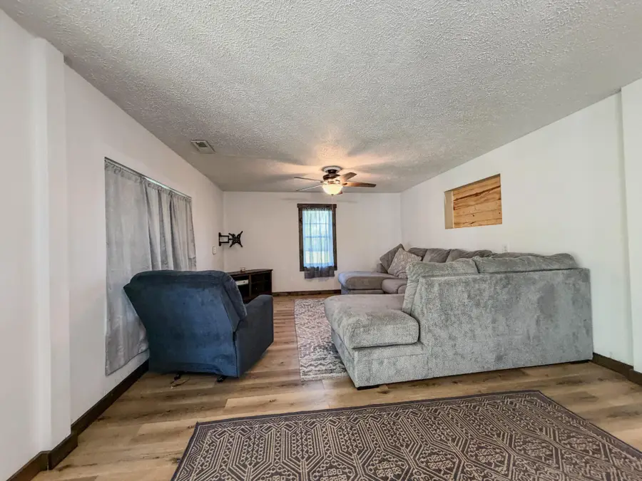 5625 Lawrence 1040, La Russell, MO 64848 - #3