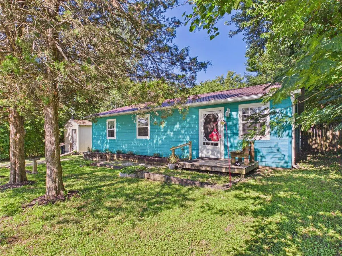 25 South Street, Louisburg, MO 65685 - #1