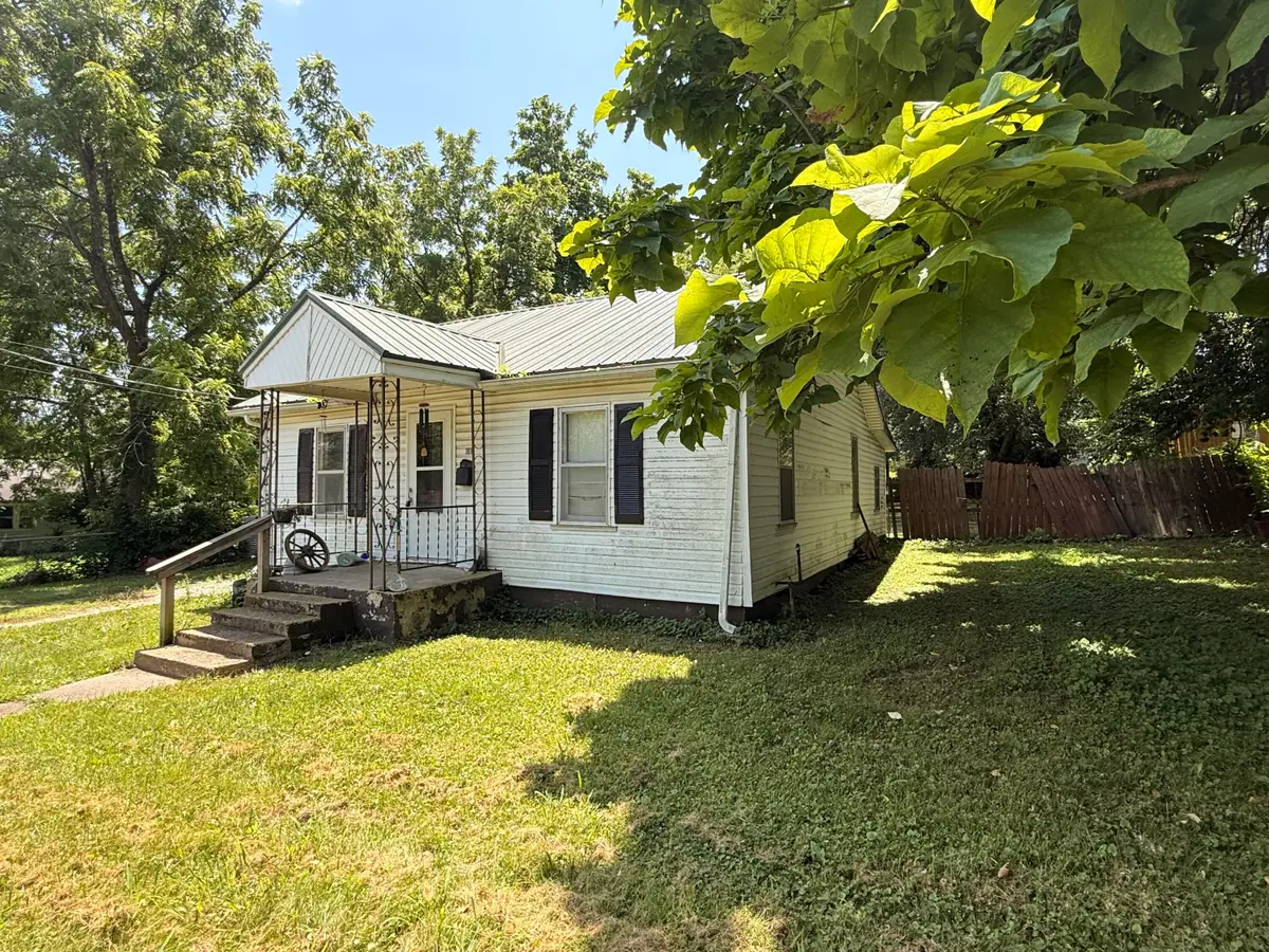440 W 1st Street, Mountain Grove, MO 65711 - #1