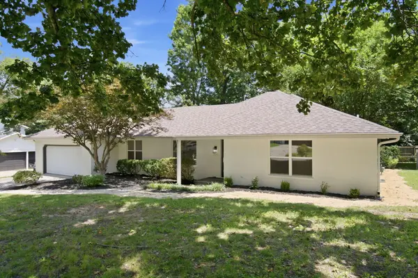 1524 S Charing Avenue, Springfield, MO 65809