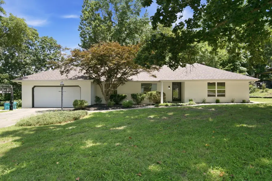 1524 S Charing Avenue, Springfield, MO 65809 - #2
