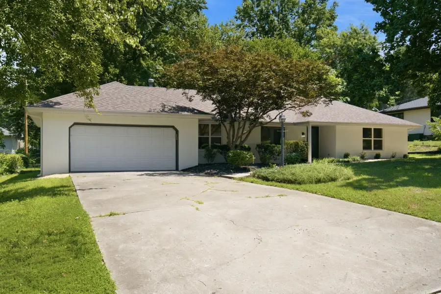 1524 S Charing Avenue, Springfield, MO 65809 - #3