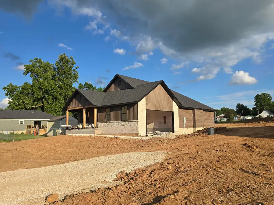 302 W Linn Street, Marionville, MO 65705 - #2